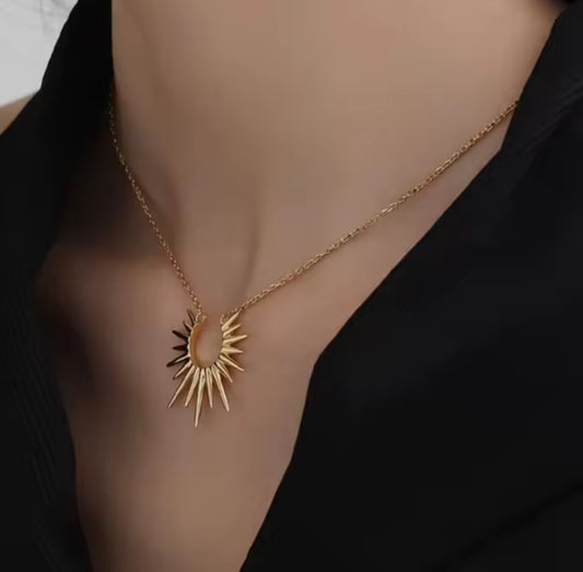 Bold Radiant Sunburst Statement Necklace – Gold Plated