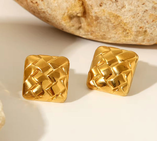 Gold Woven Texture Square Stud Earrings – Bold Vintage-Inspired Design