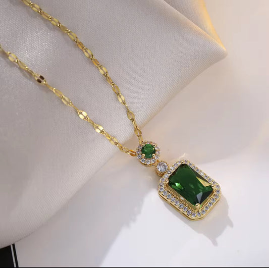 Emerald Green Gem Gold Pendant Necklace