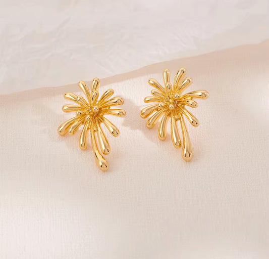 Gold Abstract Burst Stud Earrings – Modern Statement Design