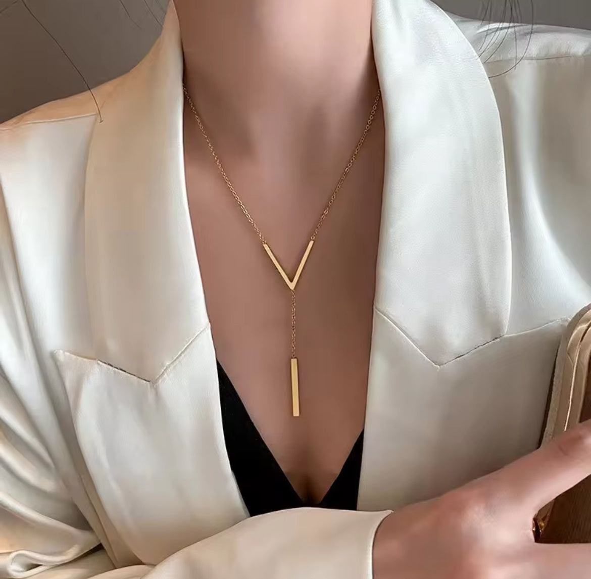 Elegant Gold-Plated V-Bar Y Necklace