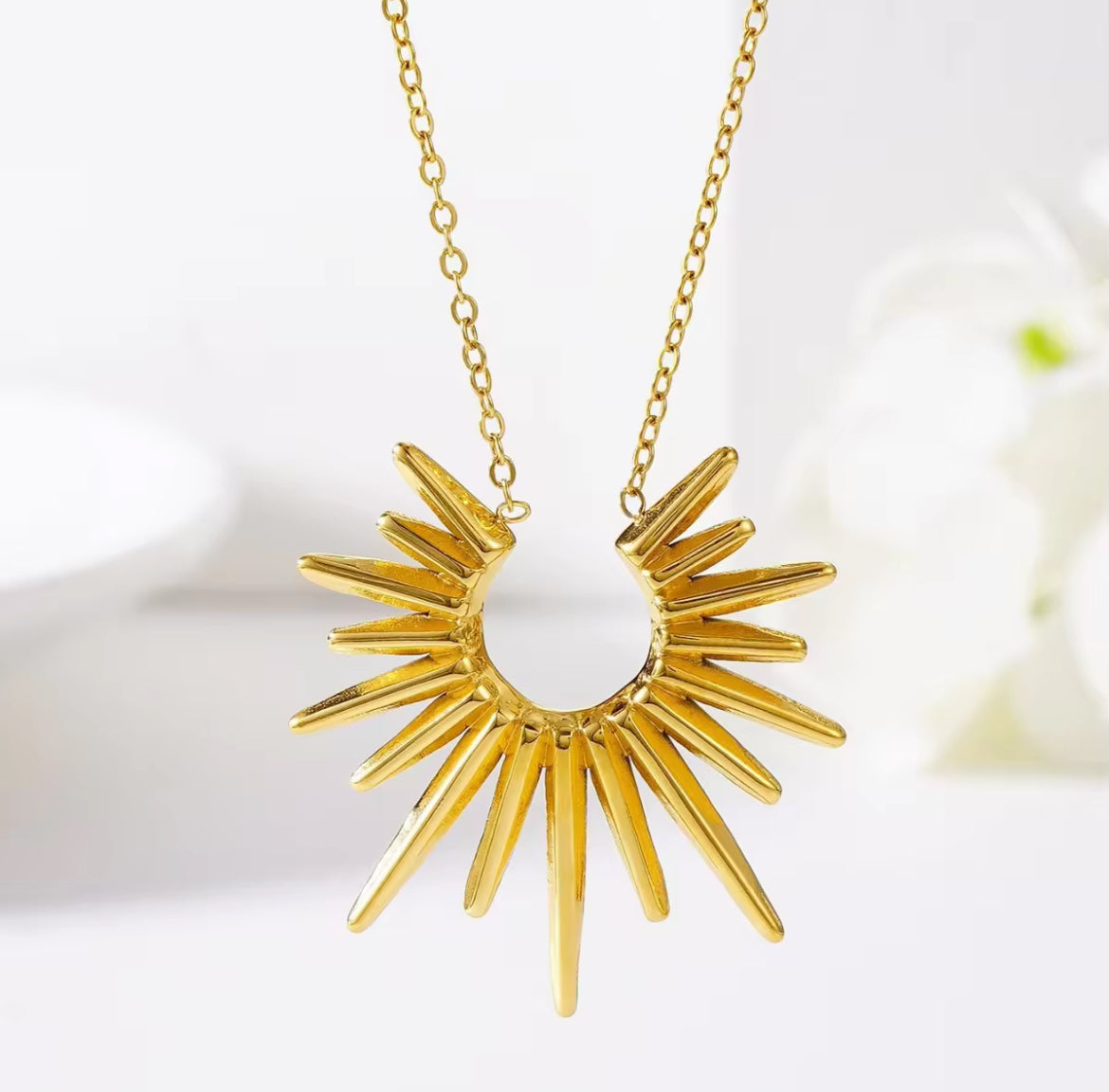 Bold Radiant Sunburst Statement Necklace – Gold Plated